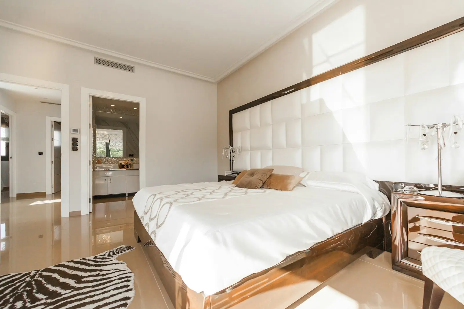 Clifftop Residence — interior 2
